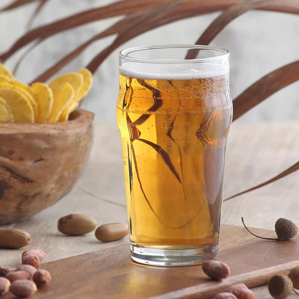 Noniq-500-ml-piwo Noniq 500 ml - szklanka z piwem